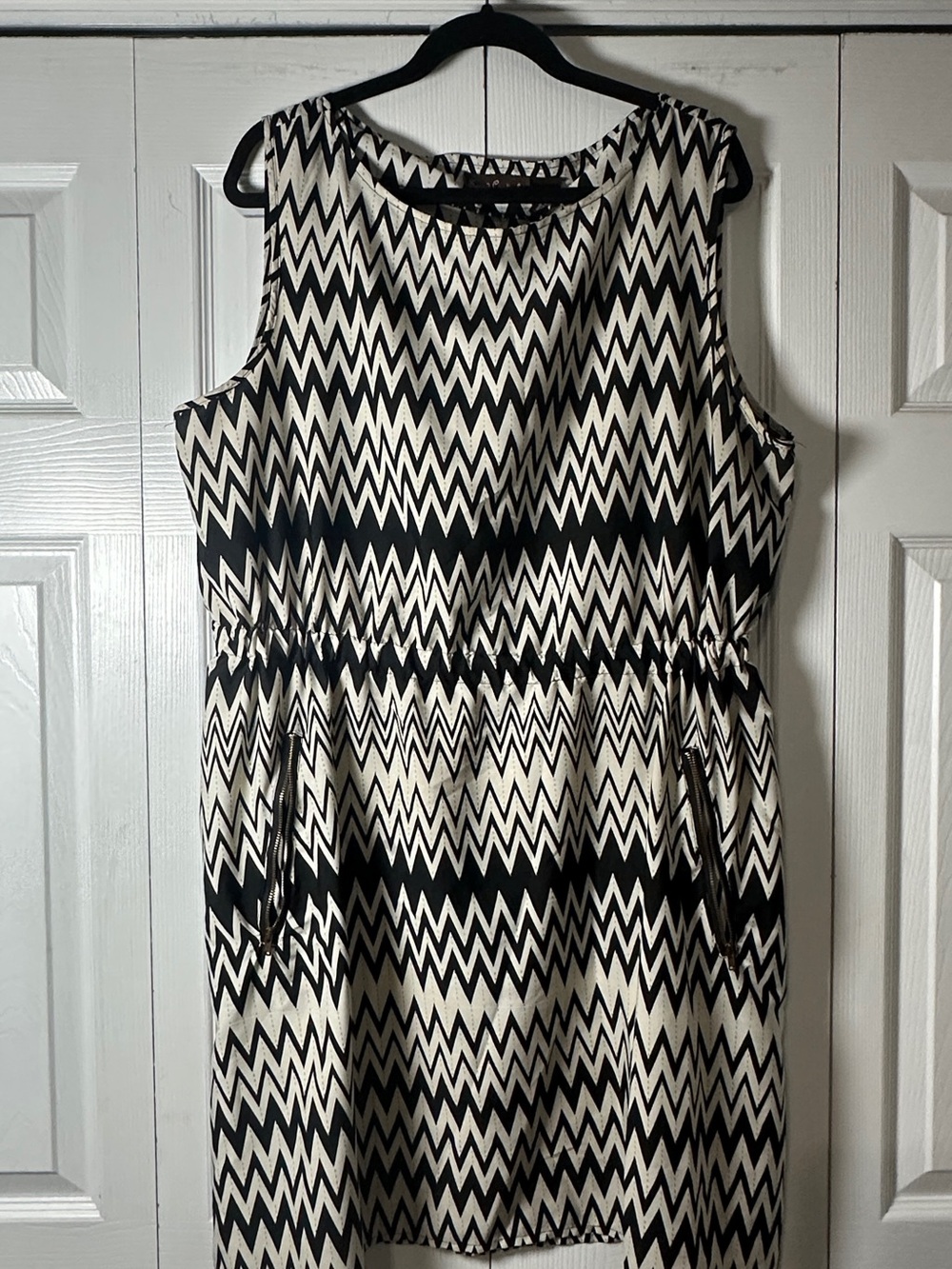 Speed Control Black and Cream Zigzag Midi Dress